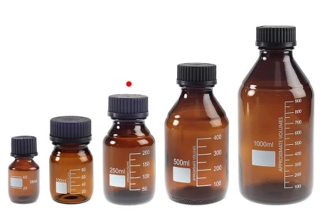 Graduisana staklena boca od 250 ml sa crnim plastičnim poklopcem-6