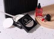 Akrilna kutijica luksuzna 50 ml za kremu četvrtasta sa zatvaračem i plastičnim međupoklopcem