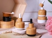 Staklena bočica 30mL sa pipetom i plastičnom oblogom u dezenu drveta-grupa_slika