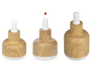Staklena bočica 30mL sa pipetom i plastičnom oblogom u dezenu drveta-grupa_slika