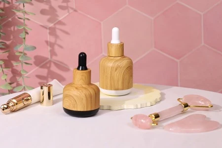 Staklena bočica 50mL sa pipetom i plastičnom oblogom u dezenu drveta-7