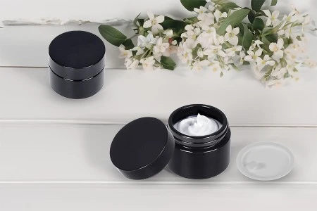 Staklena teglica za kremu 30 ml u crnoj boji sa zatvaračem i plastičnim međupoklopcem-3
