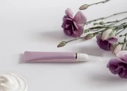 Plastična tuba 20 ml (uzano grlo) u različitim bojama sa unutrašnjim aluminijumskim premazom – 12 kom Plastična tuba 20 ml (uzano grlo) u različitim bojama sa unutrašnjim aluminijumskim premazom – 12 kom