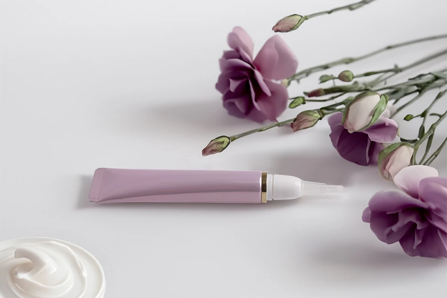 Plastična tuba 20 ml (uzano grlo) u različitim bojama sa unutrašnjim aluminijumskim premazom – 12 kom Plastična tuba 20 ml (uzano grlo) u različitim bojama sa unutrašnjim aluminijumskim premazom – 12 kom