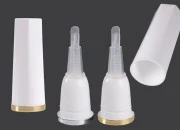 Set plastični poklopac sa silikonskom četkicom za tube sa uzanim grlom – 6 kom