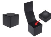 Luksuzna crna kutija 110x110x110mm sa magnetnim zatvaranjem i spoljašnjom plastičnom futrolom (za teglice 20-2692) Luksuzna crna kutija 110x110x110mm sa magnetnim zatvaranjem i spoljašnjom plastičnom futrolom (za teglice 20-2692)