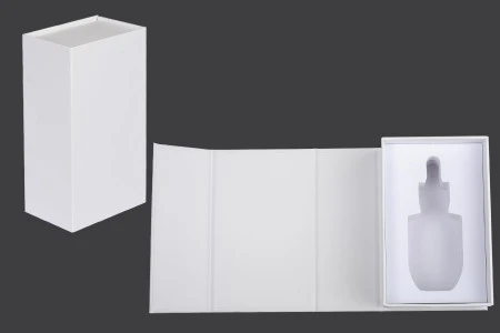 Luksuzna bela kutija 90x140x55mm sa magnetnim zatvaranjem, za bočicu 30mL sa šifrom: 22-1569-1