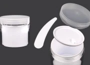Plastična kutijica sa duplim dnom 500 mL za kremu, sa zatvaračem, plastičnim međupoklopcem i spatulom - 6 kom Plastična kutijica sa duplim dnom 500 mL za kremu, sa zatvaračem, plastičnim međupoklopcem i spatulom - 6 kom