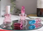 Staklena bočica 10mL za parfeme u obliku gitare, sa sprejom i zatvaračem u više boja-grupa_slika