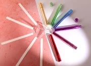 Staklena flašica 10mL za parfeme sa aluminijumskom oblogom, raznih boja - 6 kom Staklena flašica 10mL za parfeme sa aluminijumskom oblogom, raznih boja - 6 kom