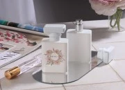Bela staklena bočica za parfem 50mL sa sprejem i belim zatvaračem Bela staklena bočica za parfem 50mL sa sprejem i belim zatvaračem
