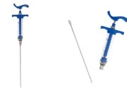 Višenamenski plastični špric od 10mL sa metalnom iglom od 160 mm