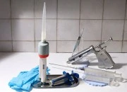 Višenamenski plastični špric od 10mL sa metalnom iglom od 160 mm