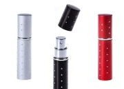 Staklena bočica 10mL sa sprejom u aluminijumskoj futroli u više boja, sa štrasom Staklena bočica 10mL sa sprejom u aluminijumskoj futroli u više boja, sa štrasom