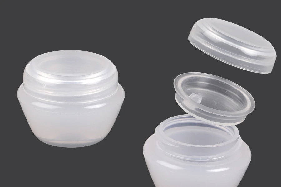 Akrilna prozirno-bela kutijica 5mL za kreme sa zatvaračem i plastičnim međupoklopcem - 12 kom