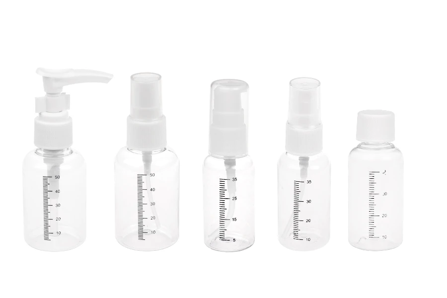 Set za putovanje - 5 flašica u plastičnom neseseru sa zip zatvaranjem Set za putovanje - 5 flašica u plastičnom neseseru sa zip zatvaranjem