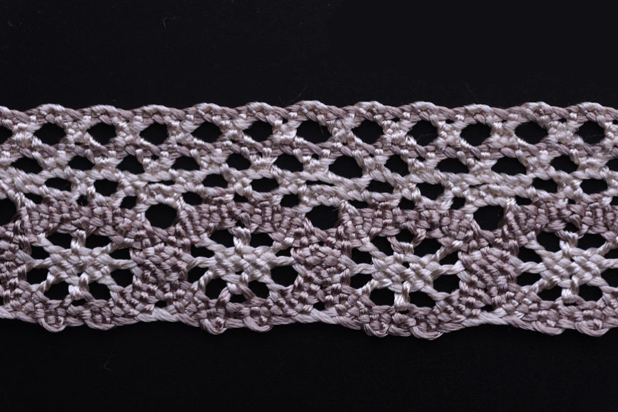 Dvobojna čipka od poliestera, širine 30mm - komad je 10 metara Dvobojna čipka od poliestera, širine 30mm - komad je 10 metara-slika_proizvoda