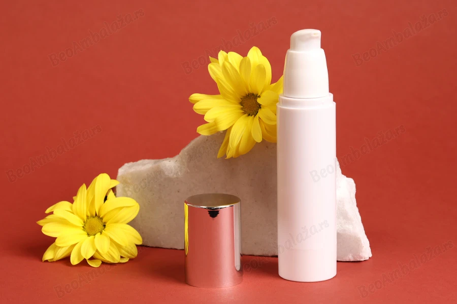 Airless bela bočica 50mL za kreme sa srebrnim zatvaračem-grupa_slika