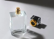 Luksuzna četvrtasta staklena bočica za parfem 100mL (PP 15)-grupa_slika