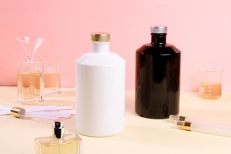 Cilindrična staklena boca 500mL u crnoj ili beloj boji-3