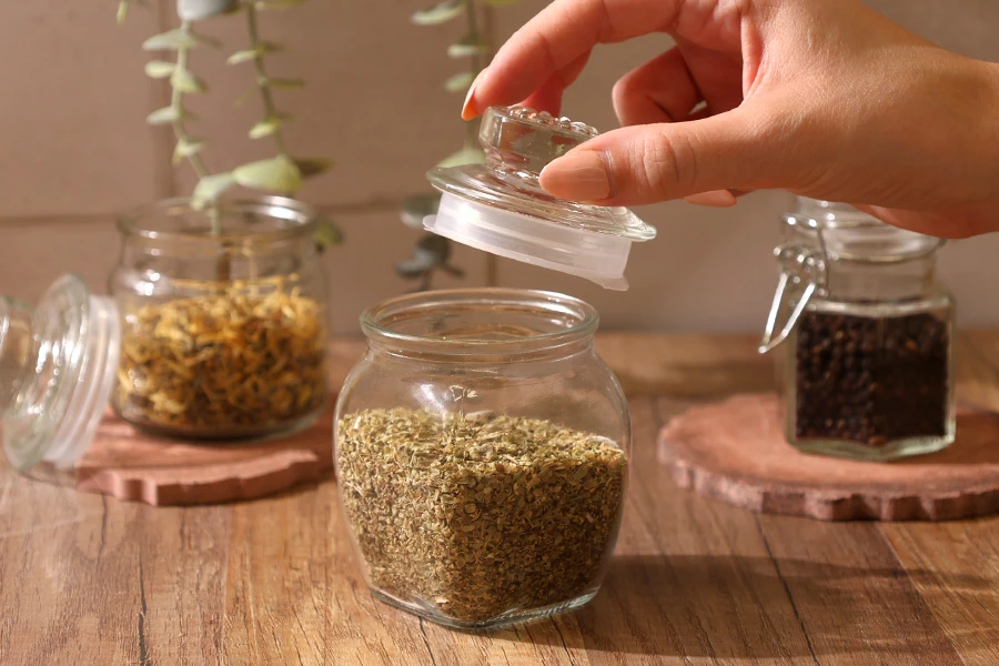 Staklena tegla 200mL sa staklenim poklopcem sa gumicom za hermetičko zatvaranje-grupa_slika