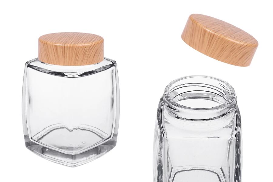 Staklena tegla 180mL sa plastičnim zatvaračem u dezenu drveta - 6 kom Staklena tegla 180mL sa plastičnim zatvaračem u dezenu drveta - 6 kom
