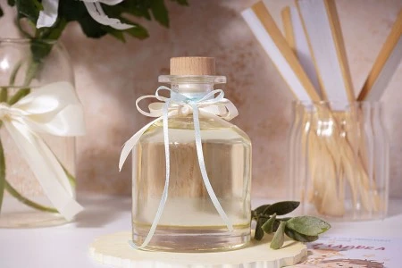 Elegantna staklena flašica od 250mL sa čepom sa drvenom glavom-3