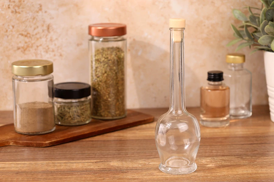 Okrugla flašica za piće 100mL, sa čepom F11