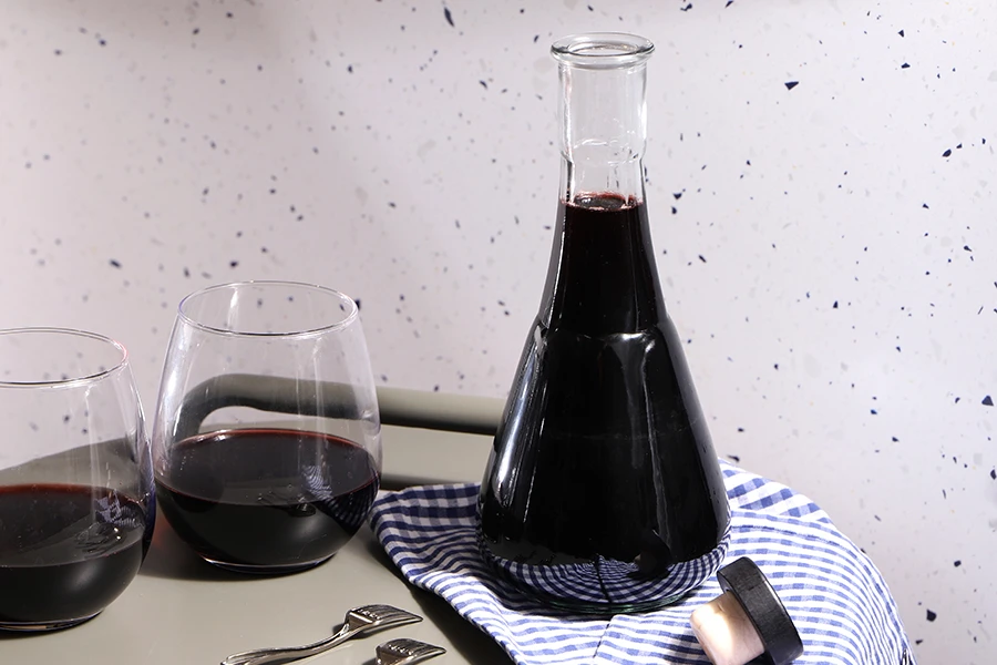 Stakleni čokanj 500mL Stakleni čokanj 500mL