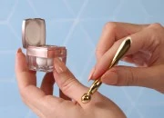 Luksuzna akrilna kutijica od 5mL sa poklopcem na preklop u roze-zlatnoj boji - 12 kom Luksuzna akrilna kutijica od 5mL sa poklopcem na preklop u roze-zlatnoj boji - 12 kom
