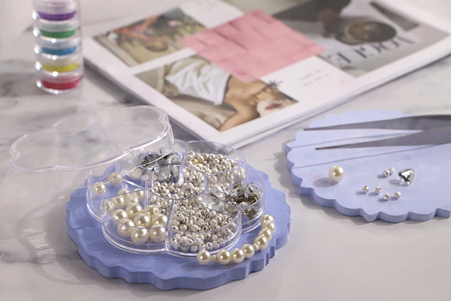 Akrilna providna kutija podeljena na 7 delova-grupa_slika