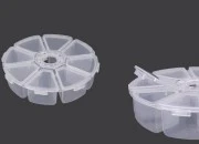 Plastična okrugla kutijica sa 8 mesta, za šljokice i kozmetičku upotrebu Plastična okrugla kutijica sa 8 mesta, za šljokice i kozmetičku upotrebu