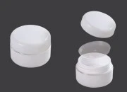 Plastična bela kutijica sa srebrnom linijom 10mL sa duplim dnom, međupoklopcem i zatvaračem - 12 kom Plastična bela kutijica sa srebrnom linijom 10mL sa duplim dnom, međupoklopcem i zatvaračem - 12 kom