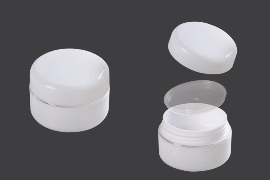 Plastična bela kutijica sa srebrnom linijom 10mL sa duplim dnom, međupoklopcem i zatvaračem - 12 kom Plastična bela kutijica sa srebrnom linijom 10mL sa duplim dnom, međupoklopcem i zatvaračem - 12 kom