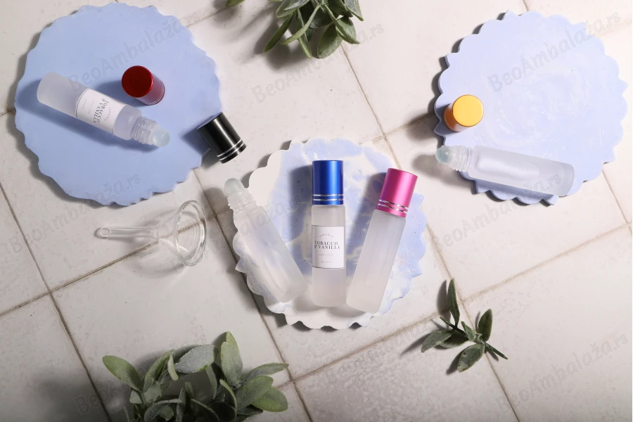 Staklena peskirana roll-on bočica 10mL sa metalnom kuglicom i zatvaračem - 12 kom-grupa_slika