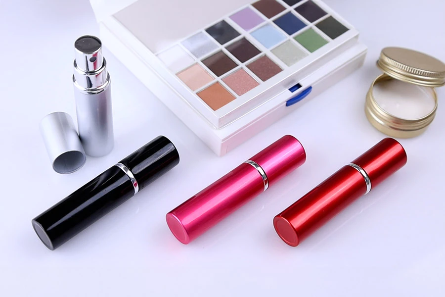 Staklena flašica 5mL sa sprejom za parfem, u aluminijumskoj tubici - 5 kom Staklena flašica 5mL sa sprejom za parfem, u aluminijumskoj tubici - 5 kom-grupa_slika