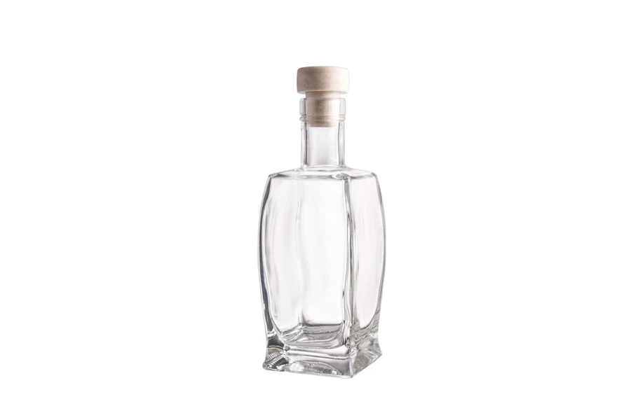 Lepa staklena četvrtasta flaša 500mL, F19 Lepa staklena četvrtasta flaša 500mL, F19