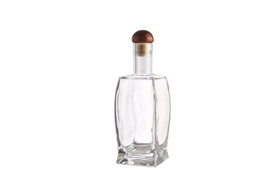Lepa staklena četvrtasta flaša 500mL, F19 Lepa staklena četvrtasta flaša 500mL, F19