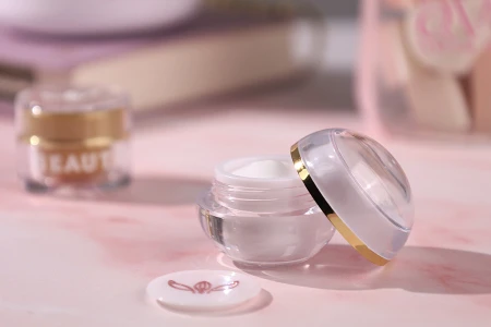 Luksuzna akrilna okrugla kutijica 5mL, sa unutrašnjom zaptivkom na poklopcu i plastičnim međupoklopcem - 12 kom-grupa_slika