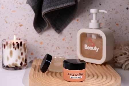 Plastični zatvarač sa aluminijumskim premazom i unutrašnjom zaptivkom za teglice 30mL-grupa_slika