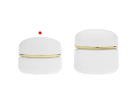 Teglica 30 mL u mat beloj boji sa zatvaračem sa zlatnom linijom (sa unutrašnjom zaptivkom) i plastičnim međupoklopcem-grupa_slika