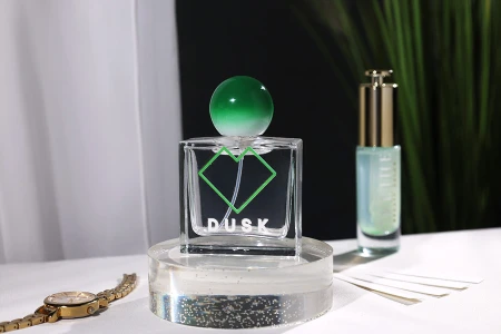 Set - aluminijumski sprej i zeleni okrugli zatvarač (mali) za bočice sa grlom 15/400-grupa_slika