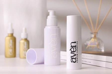 Plastična bočica od 100mL sa pumpicom za kreme (PP20) i zatvaračem-grupa_slika