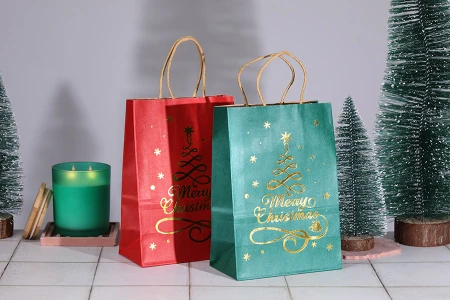 Božićne papirne poklon kese dimenzija 150x75x210 mm sa trakom - 24 kom-grupa_slika