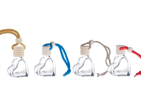 Bočica za osveživač automobila 4mL, srce sa plastičnim čepom, drvenim zatvaračem i zakačkom - 25 kom-slika_proizvoda