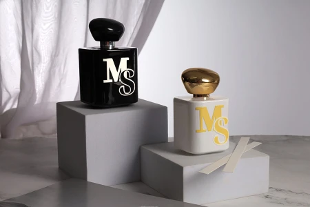 Парфемска бочица од 100 мл са сигурносним „crimp“ затварачем од 15 мм, у белој или црној боји-grupa_slika