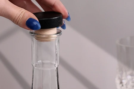 Čep od sintetičke plute f26,5 mm sa crnim drvenim vrhom-grupa_slika