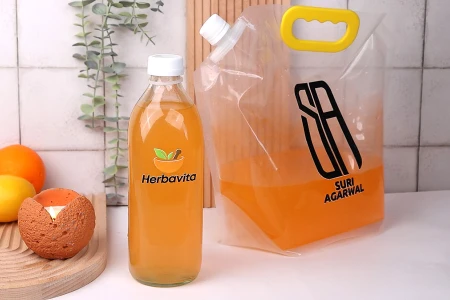 DoyPack kesica za tečnosti 1,5 L providna sa belim sigurnosnim zatvaračem i ručkom – 10 kom-grupa_slika