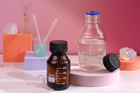 Graduisana staklena boca od 1000 ml sa crnim plastičnim poklopcem-grupa_slika