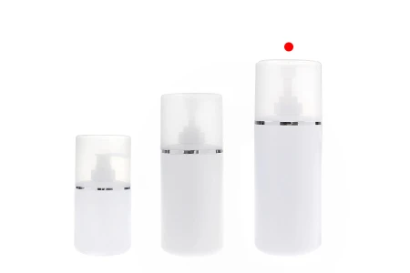 Plastična (HDPE) bela boca od 500 mL sa pumpicom za kremu i providnim poklopcem sa srebrnom linijom-grupa_slika